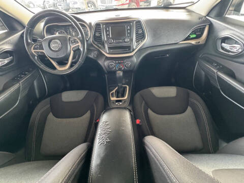 2015 Jeep Cherokee Sport