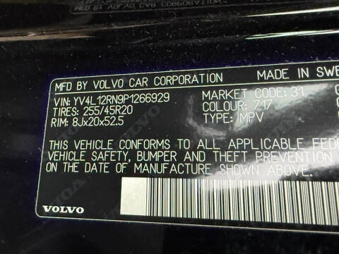 2023 Volvo XC60 B5 Plus Bright Theme