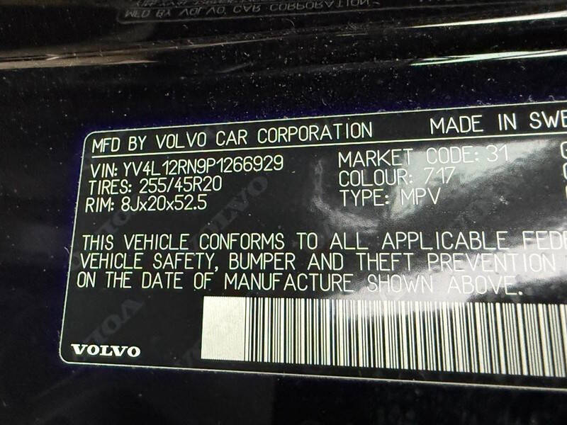 2023 Volvo XC60 B5 Plus Bright Theme