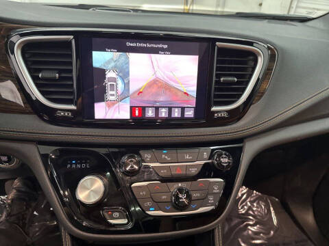 2021 Chrysler Pacifica Hybrid Pinnacle