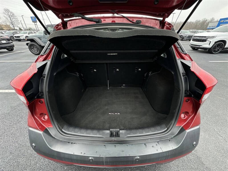 2020 Nissan Kicks SR