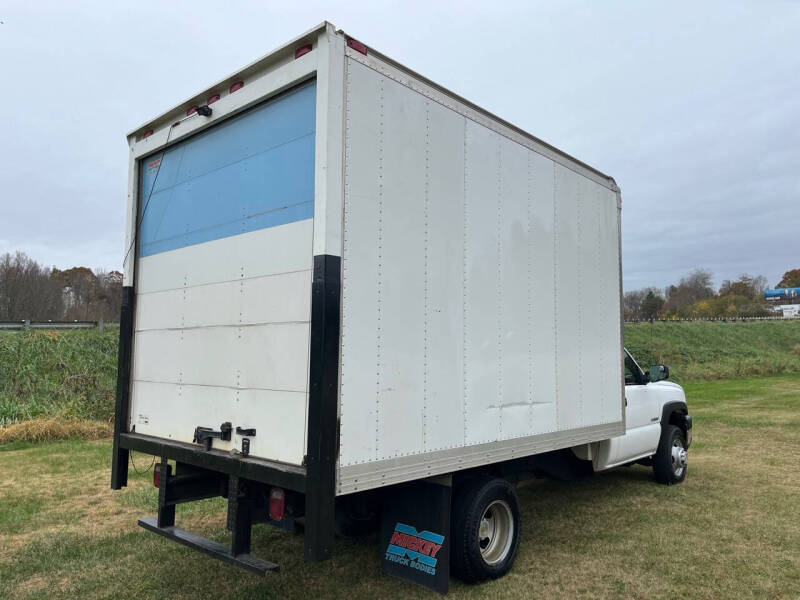 2007 Chevrolet Silverado Classic 3500 Chassis Cab null photo 10