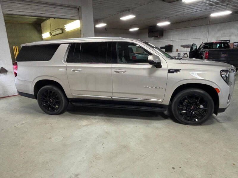 2022 GMC Yukon XL SLT