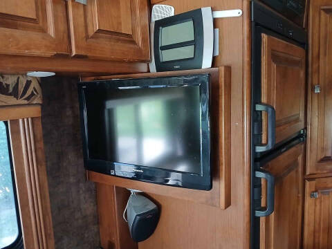 2011 Tiffin Allegro Breeze 28BR