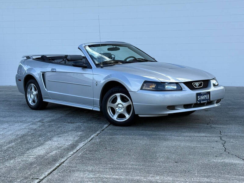 2003 Ford Mustang Deluxe
