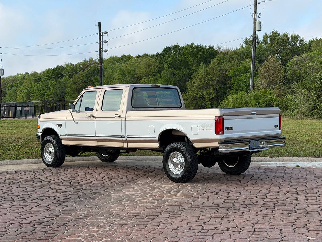 1997 Ford F-350 XL - Photo 4