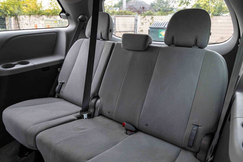 2017 Toyota Sienna L 7-Passenger