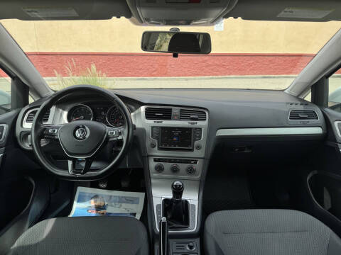 2016 Volkswagen Golf TSI S