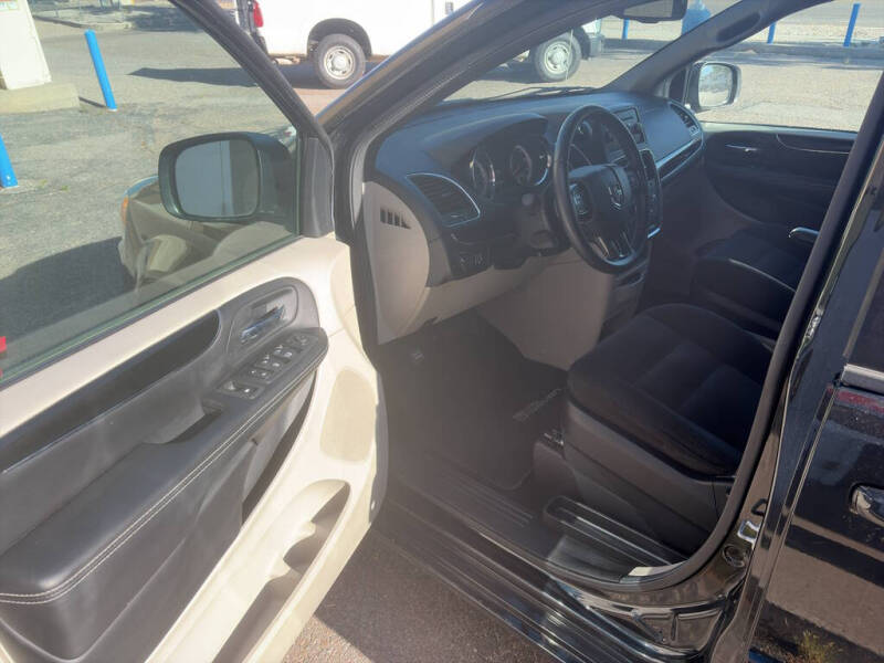 2016 Dodge Grand Caravan SE