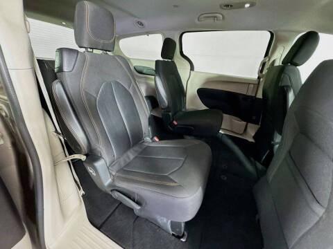 2017 Chrysler Pacifica LX