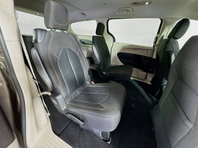 2017 Chrysler Pacifica LX