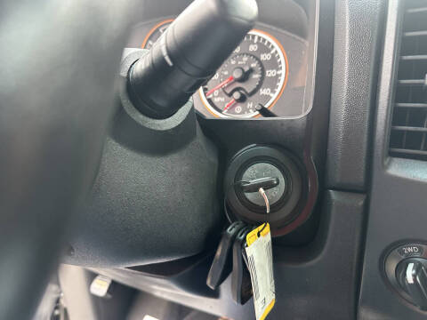 2013 Nissan Titan SV