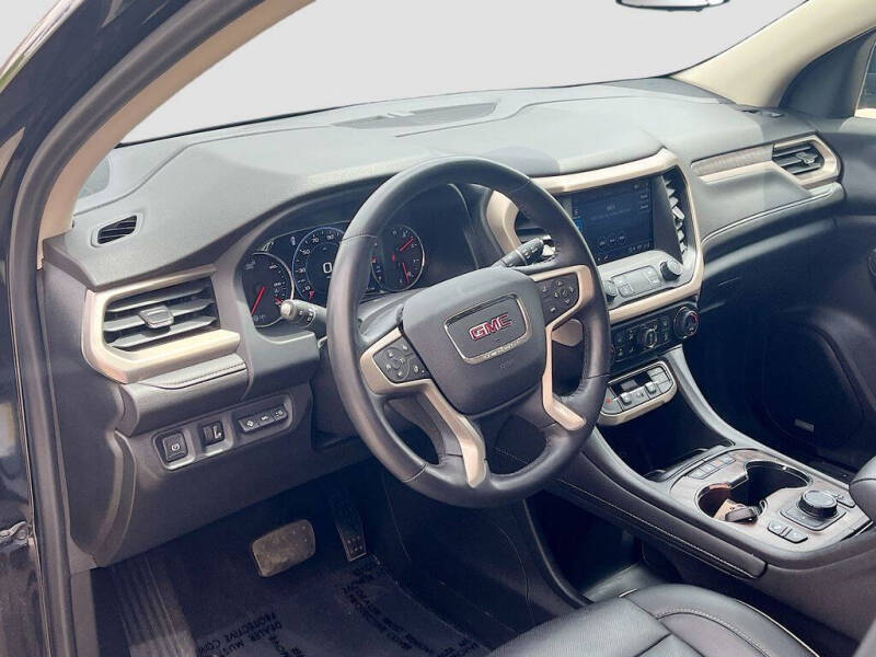 2022 GMC Acadia Denali