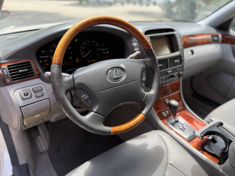 2004 Lexus LS 430