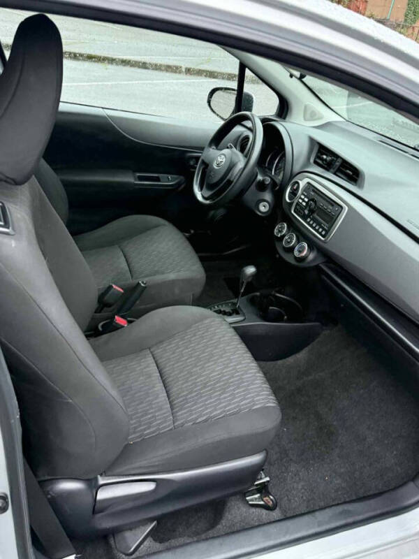 2014 Toyota Yaris 3-Door L Fleet