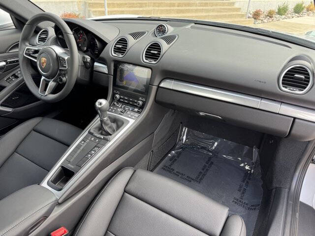 2025 Porsche 718 Cayman