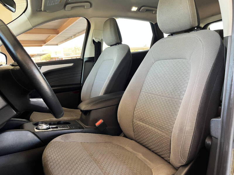 2021 Ford Escape Hybrid SE