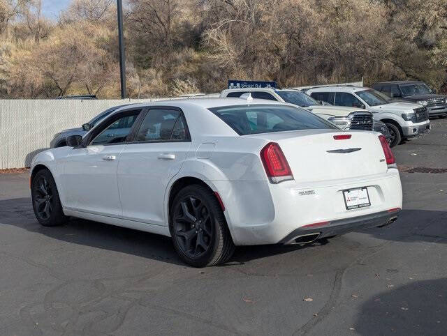 2022 Chrysler 300 Touring