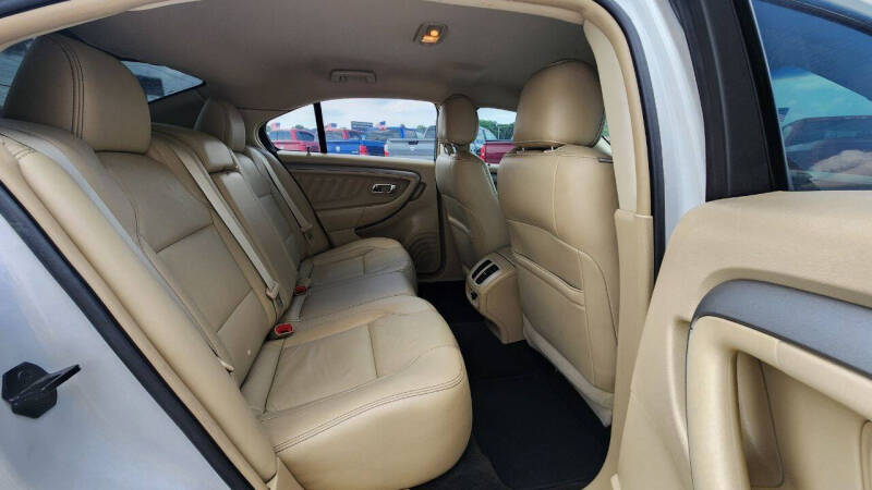 2014 Ford Taurus SEL