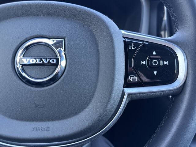 2025 Volvo XC60 B5 Plus Dark Theme