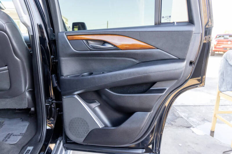 2017 Cadillac Escalade Luxury