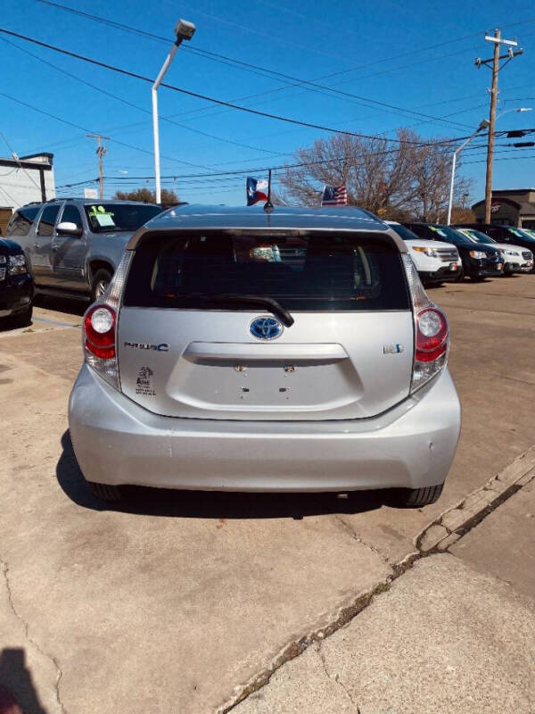 2014 Toyota Prius c Four