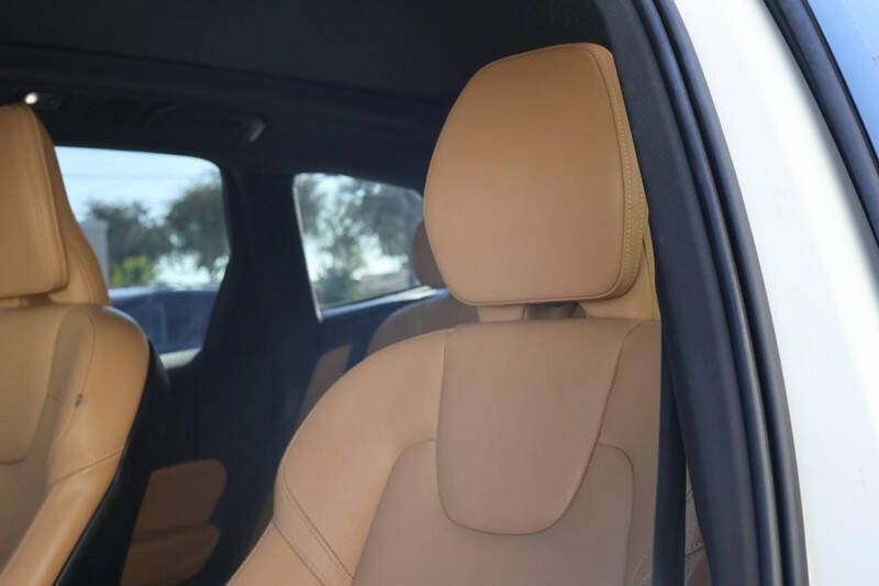 2020 Volvo XC60 T5 Momentum