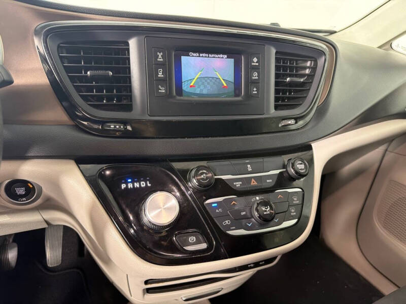 2017 Chrysler Pacifica LX