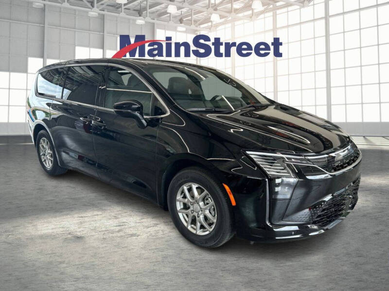 2027 Chrysler Pacifica Select