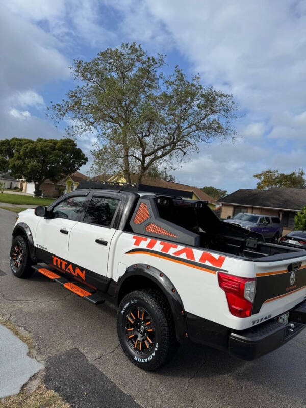 2021 Nissan Titan null photo 38