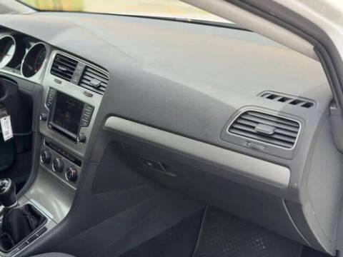 2016 Volkswagen Golf TSI S