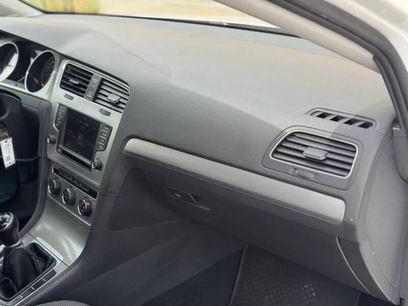 2016 Volkswagen Golf TSI S