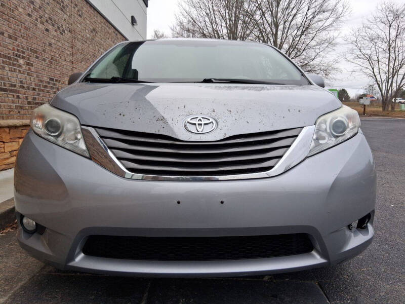 2013 Toyota Sienna XLE 7-Passenger