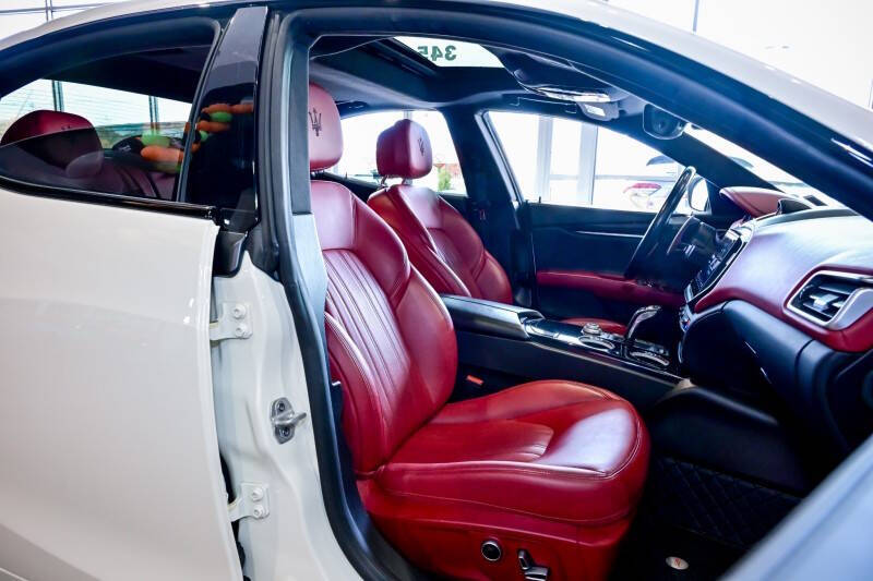 2022 Maserati Ghibli Modena