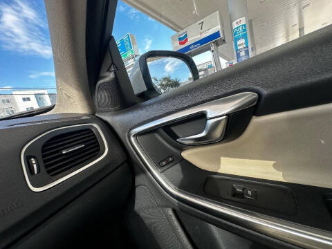 2017 Volvo S60 T5 Dynamic