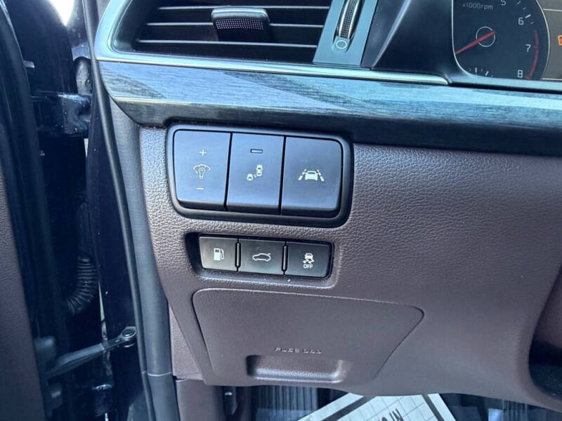 2017 Kia Cadenza Premium