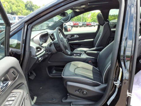 2027 Chrysler Pacifica Limited