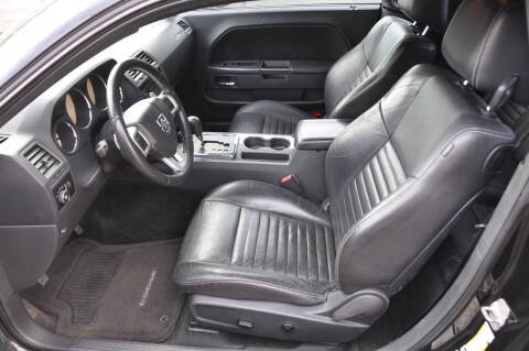 2013 Dodge Challenger SXT Plus