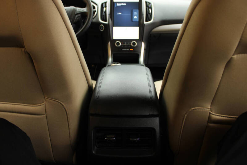 2021 Ford Edge SE