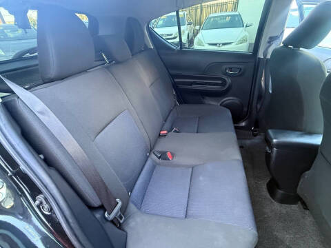 2016 Toyota Prius c Two