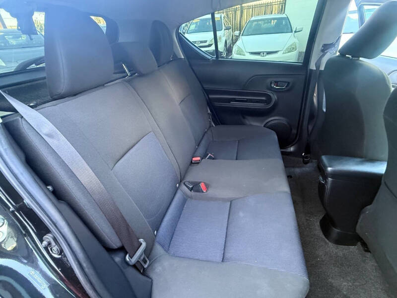 2016 Toyota Prius c Two