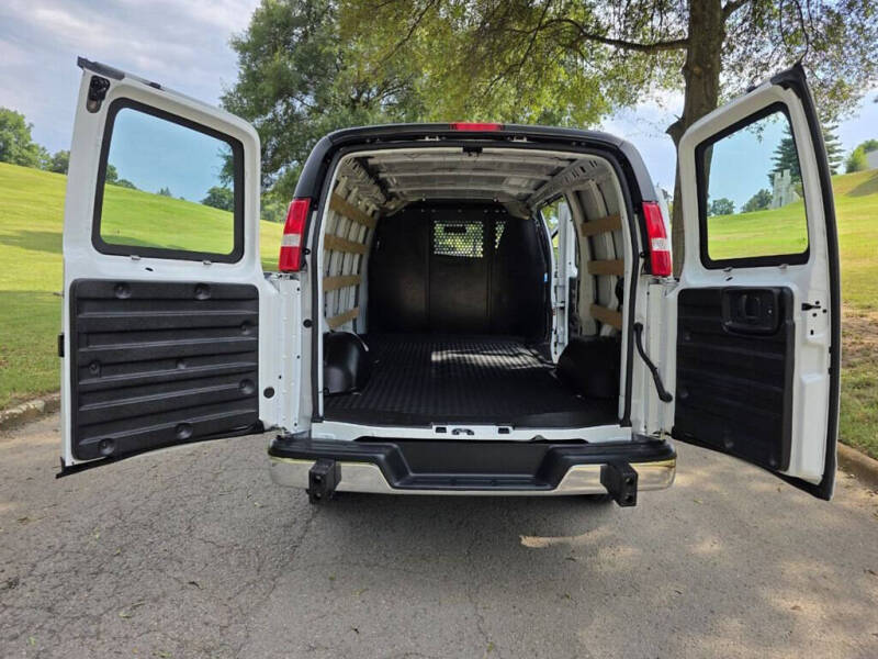 2023 GMC Savana 2500