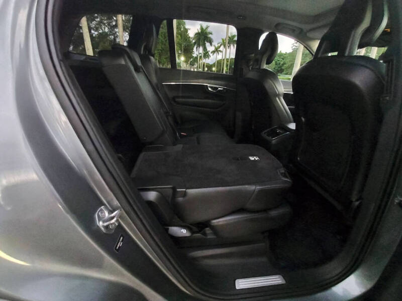 2020 Volvo XC90 T5 Momentum