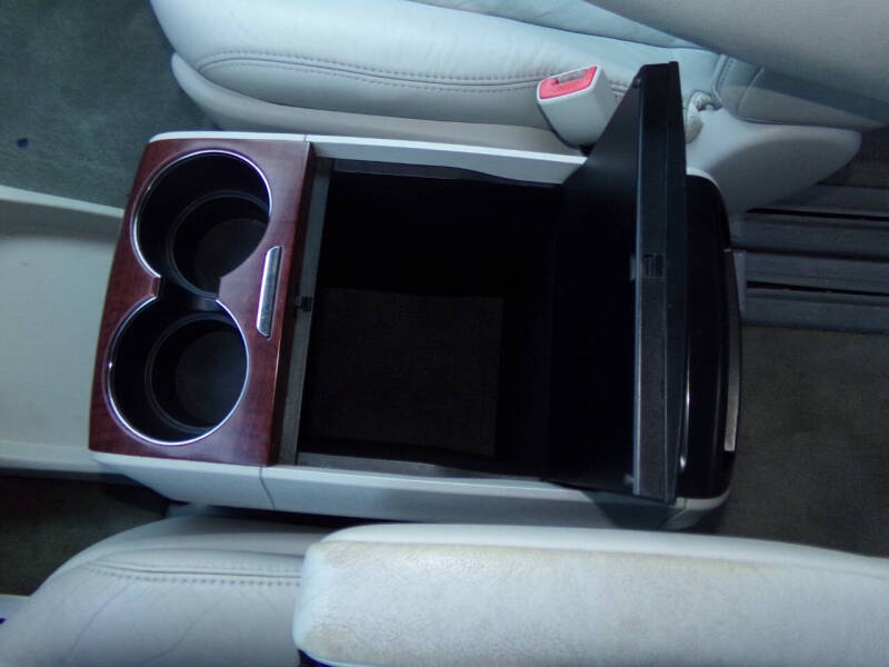 2011 Toyota Sienna XLE 7-Passenger Auto Access Seat