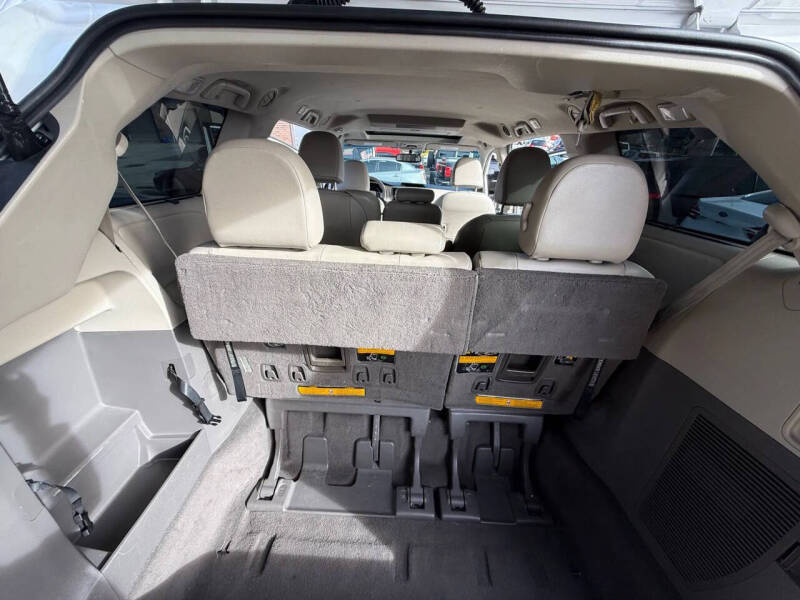 2011 Toyota Sienna
