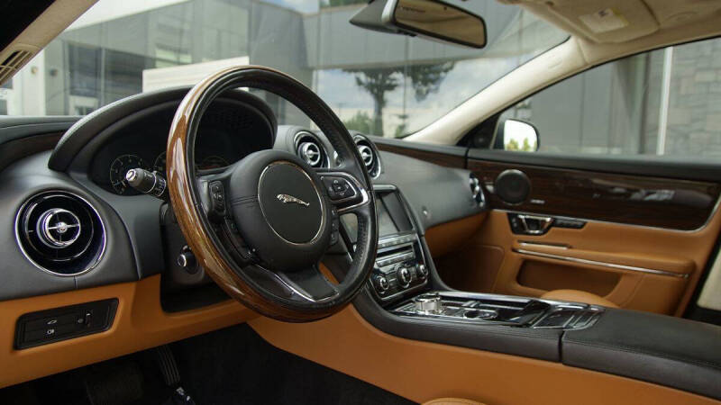 2016 Jaguar XJL Portfolio