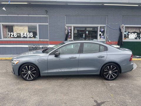 2023 Volvo S60 Recharge T8 Plus Dark Theme