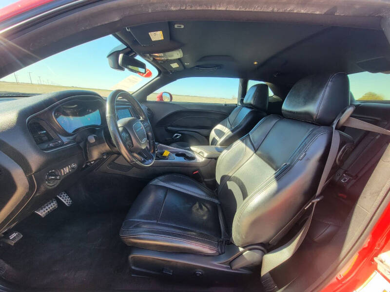 2017 Dodge Challenger SXT Plus