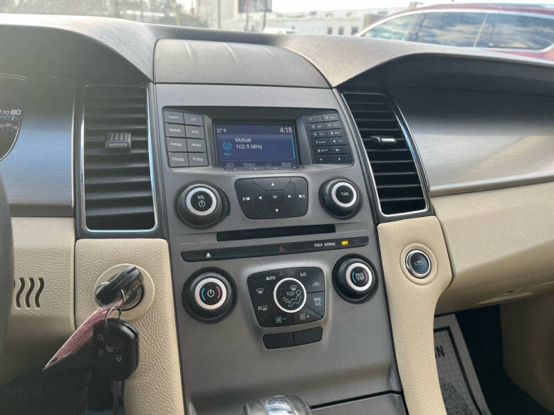 2014 Ford Taurus SEL