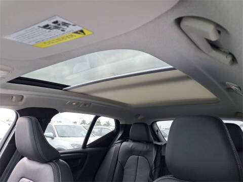 2026 Volvo XC40 B4 Plus